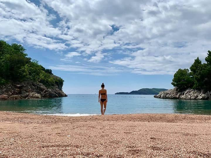 美馬寛子さんのインスタグラム写真 - (美馬寛子Instagram)「Dreaming of travelling again! ✈️✨🇲🇪 #tbt  . . . . . . .  #nakedplanet #bbctravel #beautifulmatters #wonderful_places  #travelgram #beautifuldestinations #welivetoexplore #vacationwolf  #travelawesome #luxurytravel #beachesnresorts #tourtheplanet #travel #europe #missuniverse #needaholiday #montenegro」11月5日 13時10分 - hirokomima