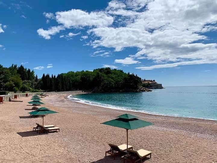 美馬寛子さんのインスタグラム写真 - (美馬寛子Instagram)「Dreaming of travelling again! ✈️✨🇲🇪 #tbt  . . . . . . .  #nakedplanet #bbctravel #beautifulmatters #wonderful_places  #travelgram #beautifuldestinations #welivetoexplore #vacationwolf  #travelawesome #luxurytravel #beachesnresorts #tourtheplanet #travel #europe #missuniverse #needaholiday #montenegro」11月5日 13時10分 - hirokomima