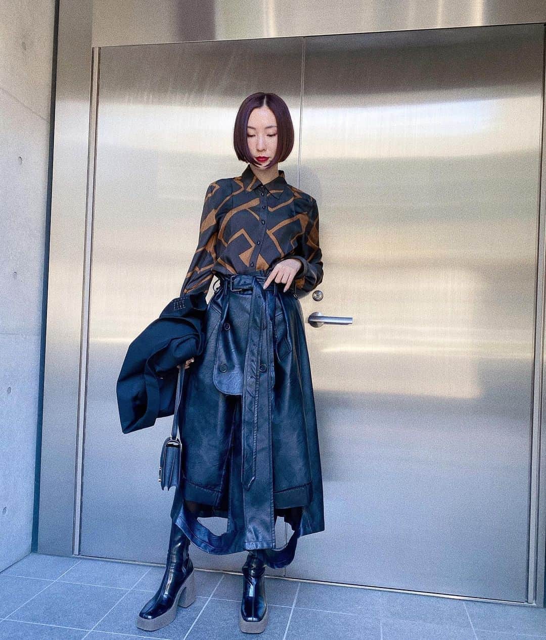 ソンミさんのインスタグラム写真 - (ソンミInstagram)「@fumika_uchida のシャツがお気に入り❤︎  #ootd #outfit #fashion #ソンミ服」11月5日 13時51分 - sonchan0111
