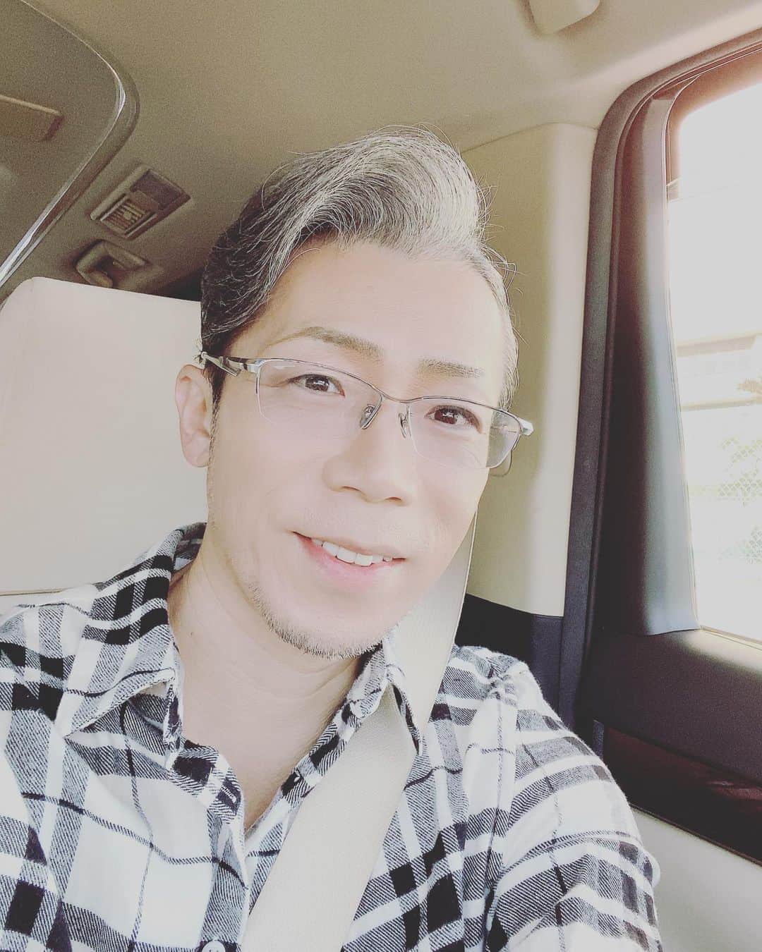 火口秀幸のインスタグラム：「どーも #吉本坂46 #RED #HideboH」