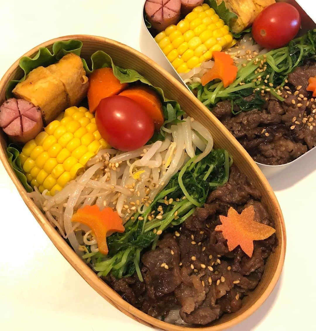 甘糟記子さんのインスタグラム写真 - (甘糟記子Instagram)「昨日のお弁当( ^ω^ )  愛足るベジタブルさん　@italvegetable から美味しい人参沢山届いたので、さっそくキャロットサラダにしてお弁当へ(≧∀≦) W.E.のレシピなんだけど、クミンとニンニクが効いていて美味しい(o^^o)  あとは、姫が買ってくれと言ったプルコギ！  一緒に豆苗の胡麻油炒め、もやしナムル、トウモロコシ、トマト、ウィンナー、だし巻き卵、キャロットサラダです(๑>◡<๑)  我が家は本当に肉好き（笑） でも同じくらい野菜も大好き\(//∇//)\  美味しく食べてくれました〜(o^^o)  #甘糟ご飯#ご飯#昼ごはん#ランチ#ランチボックス#弁当#まげわっぱ弁当 #曲げわっぱ#わっぱ弁当 #プルコギ#キャロットサラダ#人参#bento#lunch#lunchbox」11月5日 14時47分 - norihey924