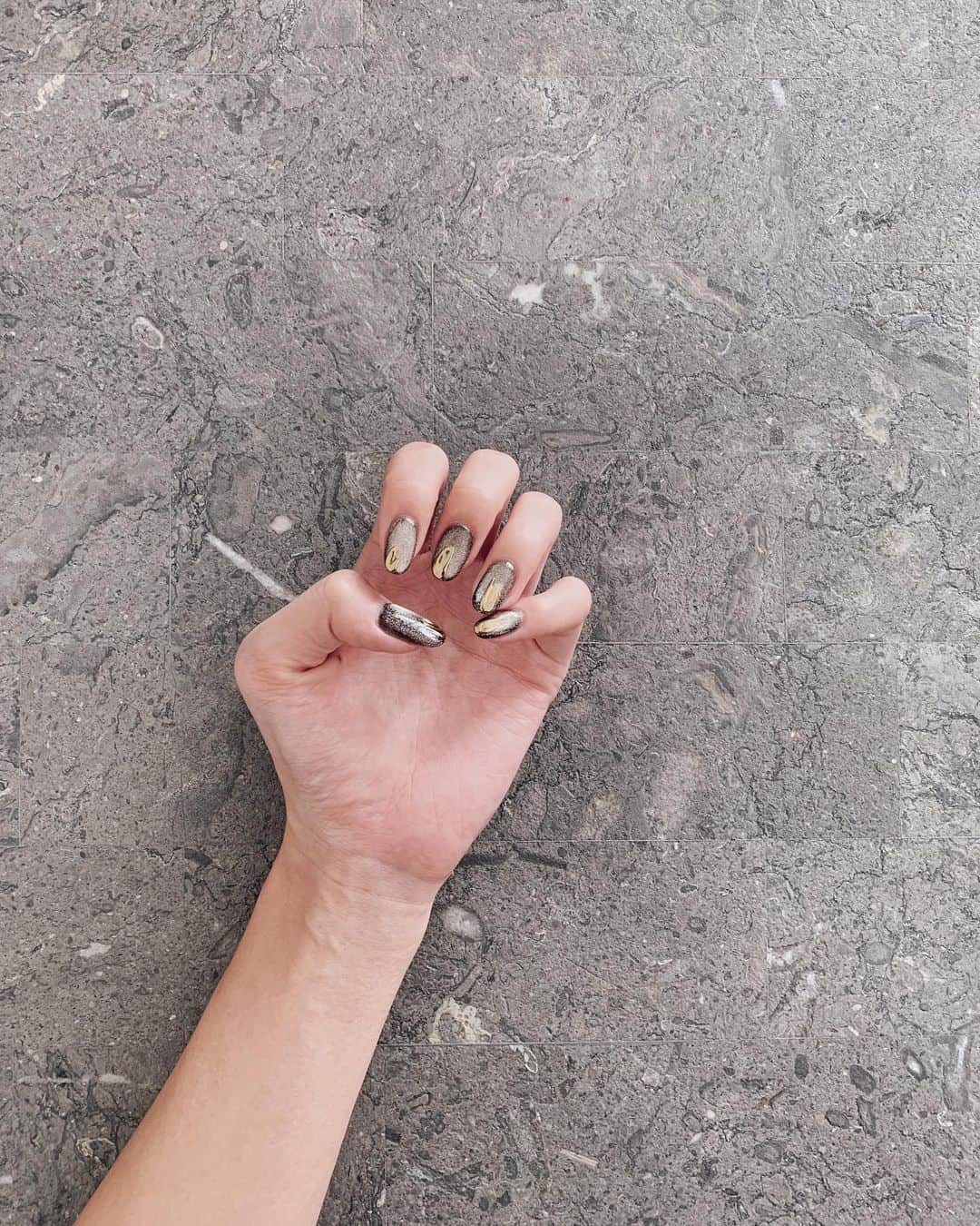 藤木祐凪のインスタグラム：「まぐねっとねいる✨  #yuna_nails」