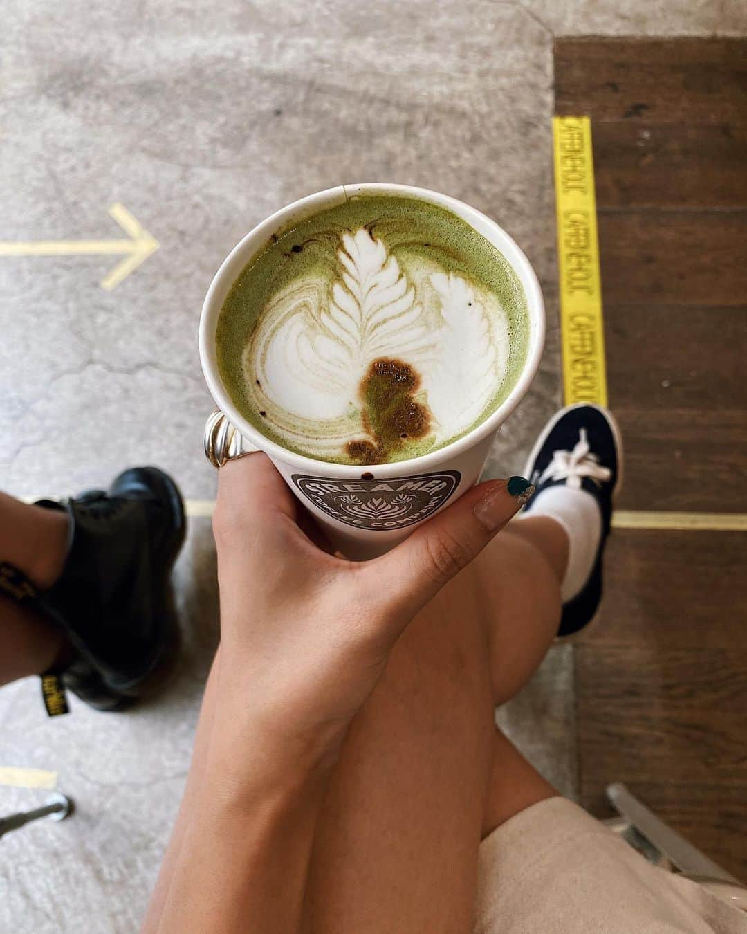 C A F E L O V E Rさんのインスタグラム写真 - (C A F E L O V E RInstagram)「STREAMER COFFEE COMPANY // 渋谷 世界で認められた美しいラテアートが味わえる コーヒー専門店☕️ 落ち着いた雰囲気で 1人でも入りやすいカフェ💻  @streamercoffeecompany #STREAMERCOFFEECOMPANY #ストリーマーコーヒーカンパニー  ※営業状況やメニューなど詳細は、 各アカウントでご確認ください それぞれができる形で大好きなカフェを応援しよう！ #コロナフードアクション」11月5日 15時06分 - _cafelover_