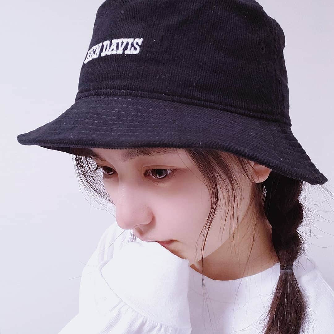 高山侑子さんのインスタグラム写真 - (高山侑子Instagram)「. コーデュロイ生地のバケットハット👒 秋冬でも使えていいね😙  #bendavis #バケットハット #コーデュロイ」11月5日 15時24分 - takayamayuko_stardust