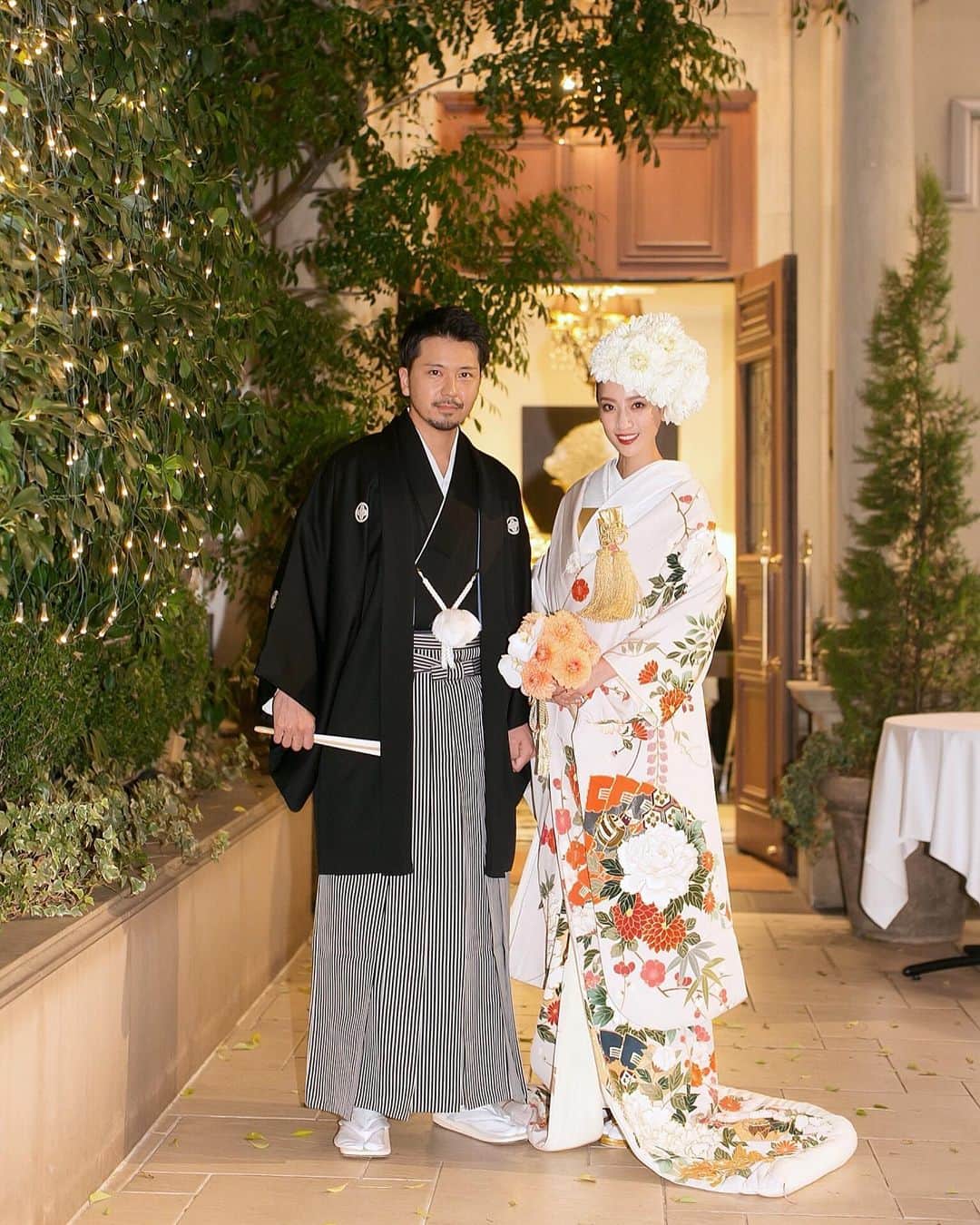 ソンイのインスタグラム：「4年前の今日🕊2016.11.05👰🏻 早いなぁ、やっぱりお互い老けたなぁw  お色直しは和装一択だったんです😌 中国出身の私が日本で嫁ぐ意志も込めて🇯🇵🇨🇳  #結婚式記念日 #いいご縁の日 #結婚式 #結婚式写真  #和装 #ガリアラハヴ #galialahav @sw_wedding1105」