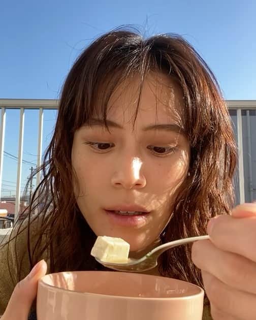 保坂美亜のインスタグラム：「いまくらいの時間だいすきなんだよねーーと急に始まるインスタライブ」