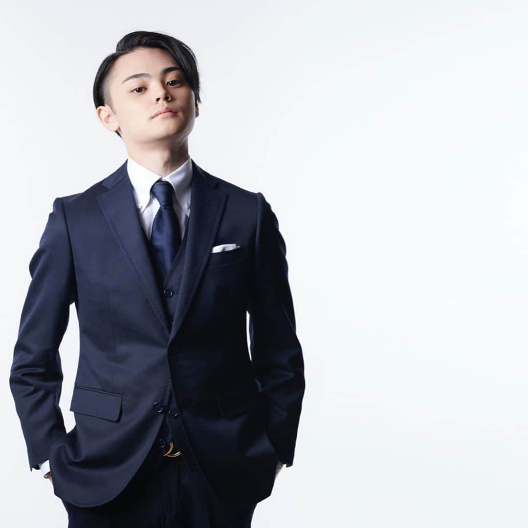のインスタグラム：「Business man talent. It will start moving toward 2021.   TODA EISHI OFFICIAL SITE @toda_eishi  https://toda-eishi.mystrikingly.com/  TODA EISHI MUSIC SITE @toda_eishi_music  https://todaeishi-music.mystrikingly.com/  ON℃ ONLINE STORE @ondo_apparel  https://ondo-apparel.stores.jp  VISTOKYO ONLINE STORE @vistokyo_jewelry  https://vistokyo.stores.jp」