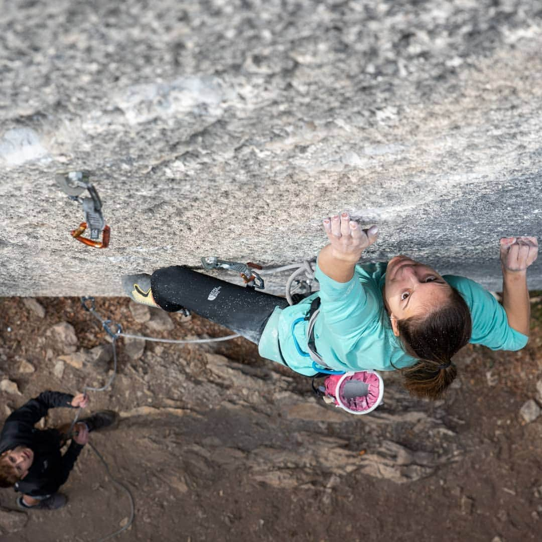 カタリーナ・ザーヴァインさんのインスタグラム写真 - (カタリーナ・ザーヴァインInstagram)「Just before crossing boarders got difficult again, we made it back home from the @austriaclimbing youth training camp in Arco.  Eventhough we had to stick to several regulations, climbing on italian rock felt great and I wish we could still be there.  Photos by @tobias_lanzanasto」11月6日 1時42分 - katha_saurwein