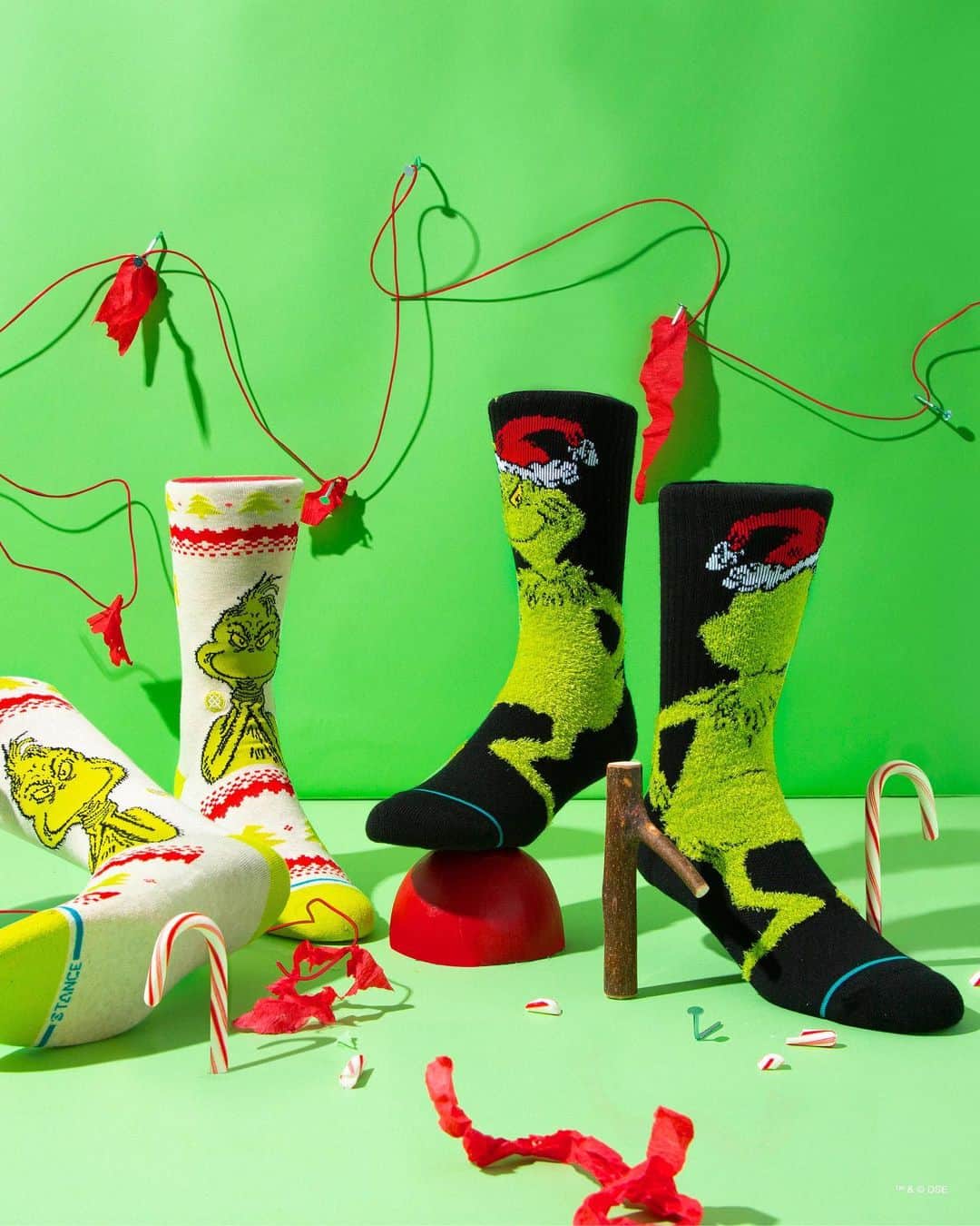 Stanceのインスタグラム：「🎄Green and Mean 🎁... Stance brings you the meanest, foulest Christmas villain there ever was. A most un-merry collection of Grinch socks, each with their own deviously delicious design features. Stir up some mischief this holiday season with Stance and the biggest menace of Whoville...Link in bio」