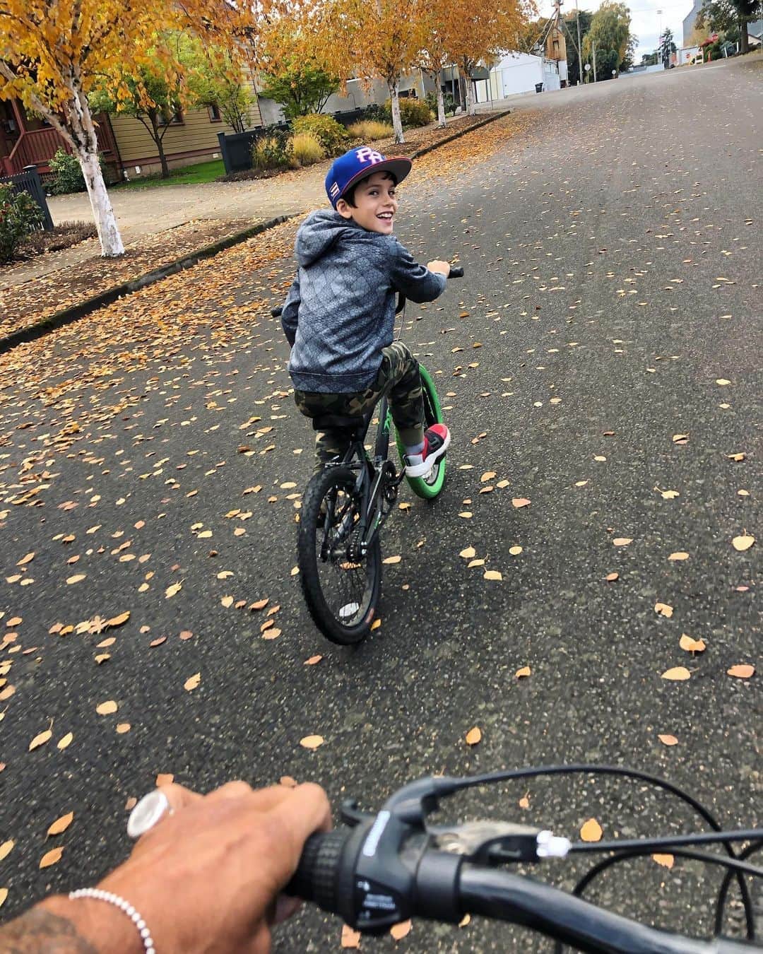 マニー・サンティアゴのインスタグラム：「You are LIGHT, Thank you for making me a better person. Love you O 👨🏽‍🎤❤️👦🏻」