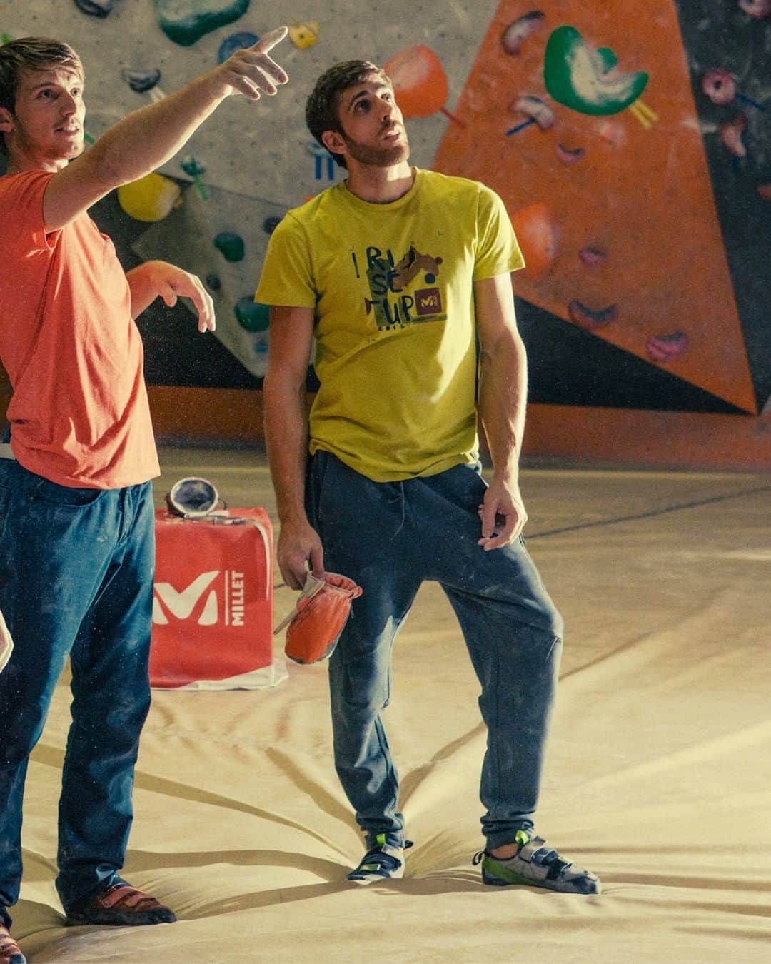 ミレーさんのインスタグラム写真 - (ミレーInstagram)「In these tough times, we want to show our support to the climbing gyms, and especially to our partners @climb_up_officiel, @kbthalkirchen and @urbanwallmilano who have been forced to shut their doors following the sanitary restrictions.  Cheer up, we'll see you soon 🤞  📷 @matt_georges   #MilletRiseUp」11月6日 2時11分 - millet_mountain