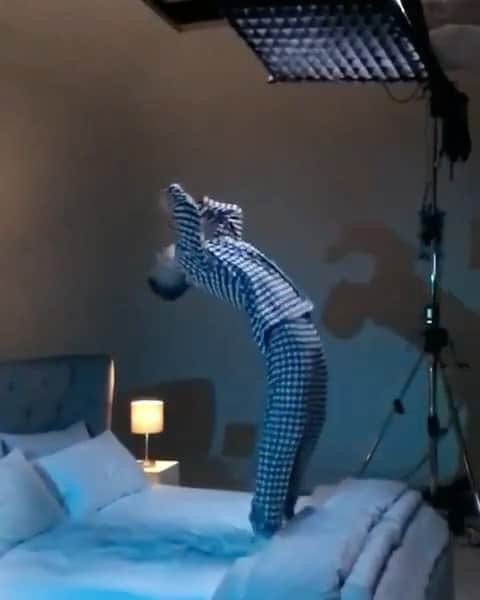 マックス・ウィットロックのインスタグラム：「#TBT to somersaulting into bed on the @dreams_beds shoot. Excited to continue working with @dreams_beds towards #Tokyo2021 #DreamBig」