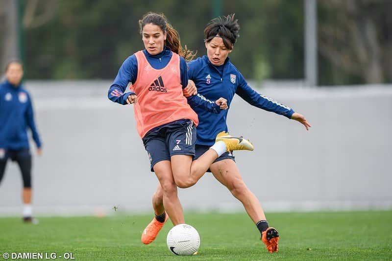 熊谷紗希さんのインスタグラム写真 - (熊谷紗希Instagram)「Le travail continue⚽️💪🏻 サッカーって楽しいなーと改めて実感🤩❤️ とてもとてもお久しぶりの男子との練習試合⚽️ 学ぶものたくさん、日々勉強🙏🏻 もっと成長出来るようにまた頑張ります💪🏻」11月6日 2時28分 - kumagai1017