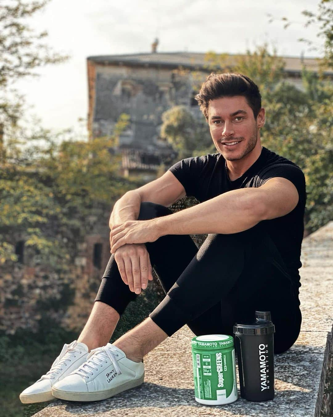 アンドレア・デンバーのインスタグラム：「And today I went for a little run outside @yamamotonutritionitalia @yamamotonutrition #ad 💪🏻🏋🏻‍♂️」