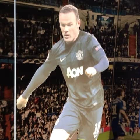 ケヴィン・グロスクロイツのインスタグラム：「@fussballmuseum ihr habt den Chef vergessen 👊🏻😂😂😂😂😂😘 #oldbutgold #fürimmerdeutschermeister」