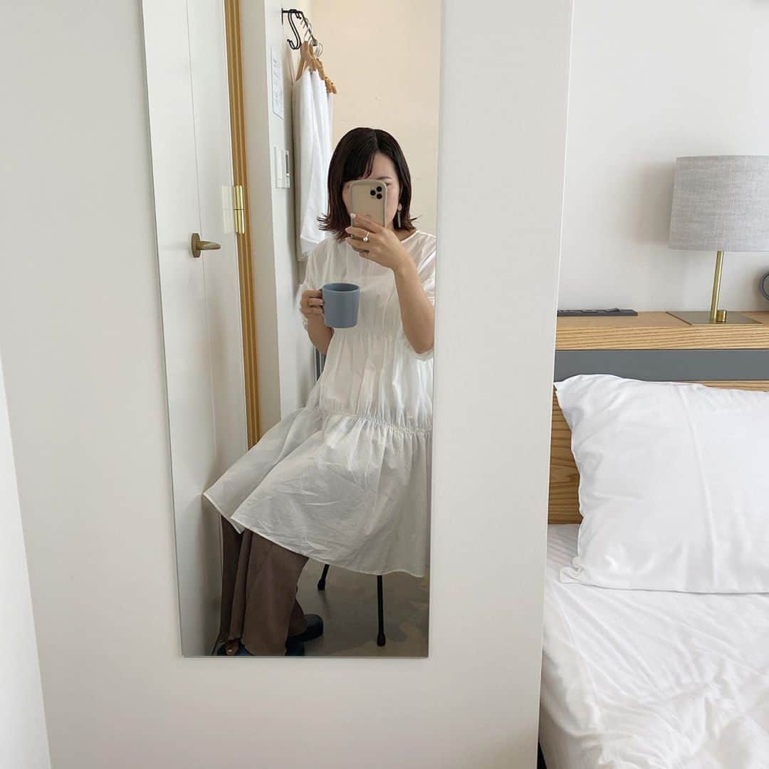 RiLiさんのインスタグラム写真 - (RiLiInstagram)「シンプルでくつろげるおしゃれホテル♡【Hotel Noum】🏨⁣ ......⁣ 大阪旅行に来たら泊まりたい💭シンプルな落ちついたデザインで人気のHotel Noum(ホテル ノウム)】🏨🌿⁣ 温かみのあるインテリアで統一されていて、中にはプロジェクター付きのお部屋もあるんだって❕寝る前にのんびり映画鑑賞もできちゃうね🌃✨一日の始まりを充実させてくれるモーニングも人気の理由の一つなんだとか🙈🥐⁣ 1階のカフェは宿泊者に限らず利用できちゃうよ☕️都市にいながらまるで野原に横たわっているかのような心地よさを感じられるホテルに泊まってみてはいかが？💐⁣ ❣❣❣❣❣⁣ サイトやSNSで掲載させていただくお写真募集中😘📸⁣ かわいいコーデやアイテム、注目スポットなどが撮れたら、ハッシュタグ→#rili_tokyo  を付けて投稿❗⁣ ．⁣ Special Thanks💋 Photo by⁣ @m9612tzg⁣ @aakkrr___⁣ @_n_nm__⁣ @momochaso0606⁣ @8________asmyl⁣ @aco.s__⁣ @_miki_1020⁣ @pukumana54⁣ @___musashi.___⁣ ．⁣ #HotelNoum#ホテルノウム#大阪ホテル#大阪カフェ#大阪モーニング#RiLiっぽホテル#RiLiっぽカフェ #rili_tokyo #おしゃれさんと繋がりたい #お洒落さんと繋がりたい #ファッション #패션스타그램 #ootd #outfit」11月5日 18時01分 - rili.tokyo