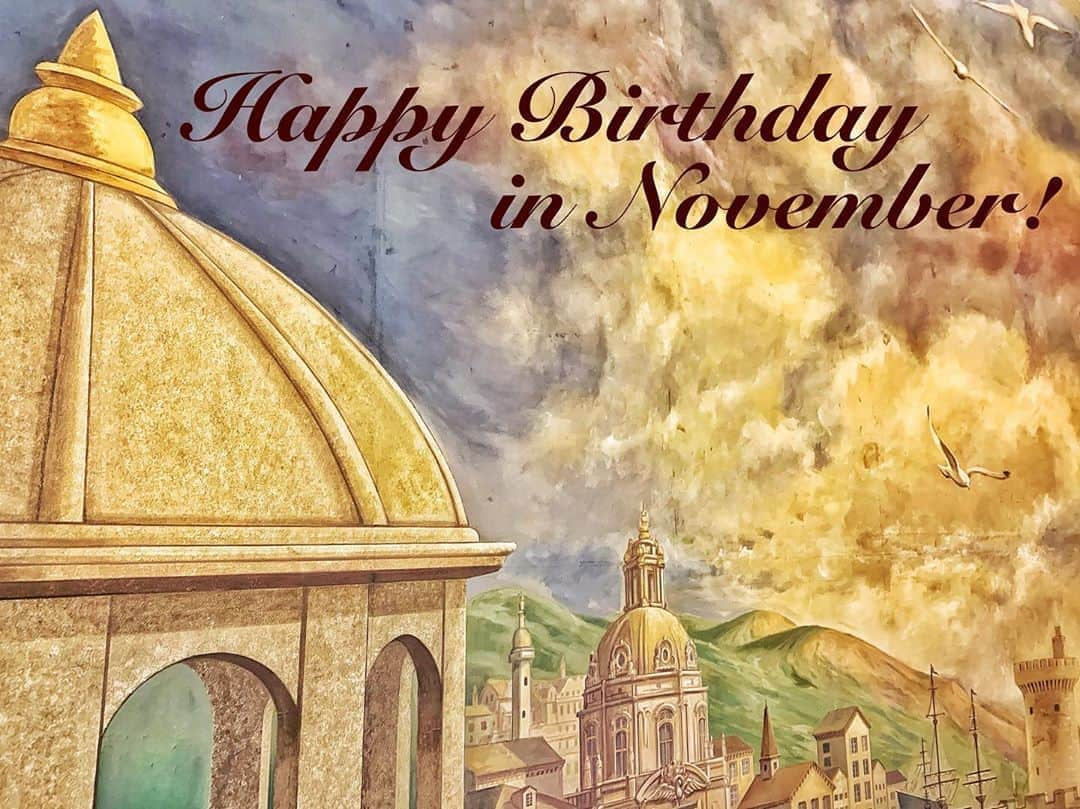 IKSPIARI イクスピアリ公式のインスタグラム：「Happy Birthday in November!!! 11月生まれの皆さまお誕生日おめでとうございます！ 港町を見下ろせるこの場所はどこかな？ * * #IKSPIARI #ikspiari #イクスピアリ #11月 #11月生まれ #お誕生日 #おめでとう #happybirthday #初冬 #earlywinter #カモメ #seagull #だまし絵 #トロンプルイユ #trompeloeil#壁画 #mural #グレイシャススクエア #いつもの向こうへ」