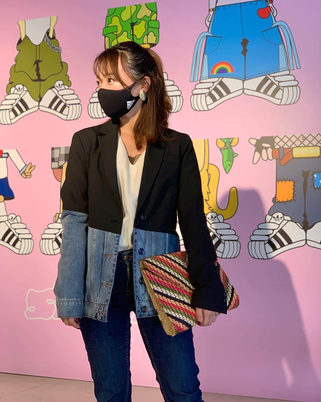 京乃ともみのインスタグラム：「🗓11月のお知らせ🗓  近年は特に企業内のクローズドクラスが多いので、フォローしてくれてる皆さんともヨガで繋がれる時間は、いつもとっても楽しみです🍀  今月は大阪市のイベントで遠征クラスもあります。🚅💨 地元である関西のみなさんとも、会えたら嬉しいな🧘‍♀️🧘‍♂️  …………  ◾️7日(Sat )10:00-11:00 パークヨガ　フラワーマートedition  @虎ノ門ヒルズ　🌸🌼💐 by 森ビル株式会社 (出展のお花屋さんより特別に、ヨガに合わせてブレンドしていただいたアロマスプレー付き♩ /定員100名) 🔗 https://t.co/2V9H33gEcz?amp=1  ◾️17日(Tue )20:00-20:45  ノンシリコンのプロテインシャンプーReveur 💇‍♀️💄🌔10周年記念 ヨガ&トークショー ライブ配信。@reveur_official  🔗 https://asbs.jp/archives/57098  ◾️22日(Sun )13:00- /15:00-  大阪市主催🏃‍♀️👟☀️イベント スポーツ体験てんしば #ちょこエク @天王寺公園  @jdacdance (定員 各40名) 🔗 https://osaka-hero-project.com/events/ . ◾️28(Sat )13:30-14:30  パークヨガ”カラダが内側からぽかぽか温まるヨガ”@ウォーターズ竹芝 🚃🧘‍♀️🏝 JR東日本スポーツ主催(定員40名) @jexer_fitness_official_jp  🔗https://jexershibafudeyoga.peatix.com/  . . どうぞよろしくお願いします。愛を込めて。💗🤲    #虎ノ門ヒルズ#reveurbeauty  #大阪市#ヨガイベント2020#ウォーターズ竹芝 #waterstakeshiba #京乃ともみ」