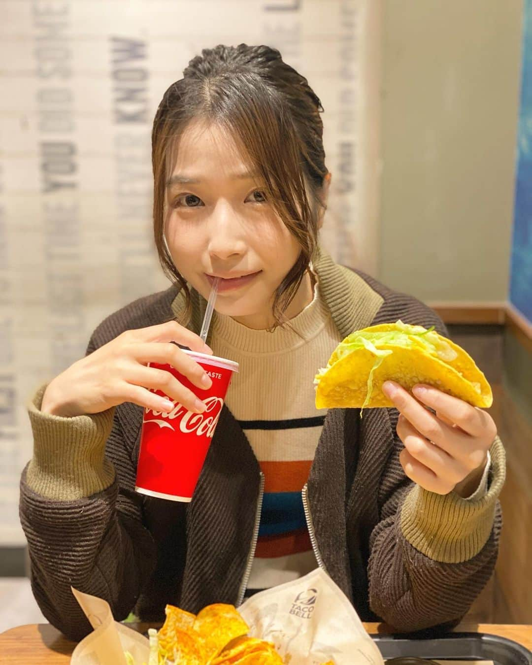 ベルさんのインスタグラム写真 - (ベルInstagram)「. ベル、タコベル、食べる🌮 . #タコベル #タコス #tacobell #tacos #渋谷 #shibuya」11月5日 18時19分 - belle.gokigenyou