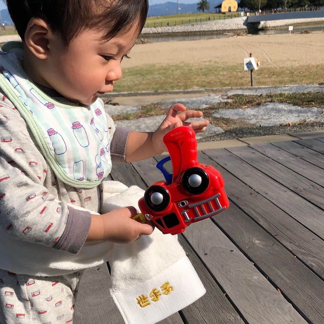 世手子さんのインスタグラム写真 - (世手子Instagram)「I'm doing my best to drive a car🚗 It's been a long time since I've been driving, so please support me🚙🚐🚘✨ I practice every day🌊🏖 @makasetaro_original  #タオルはまかせたろ #オリジナルタオル 作ったよ（＾ω＾） #世手子 #刺繍タオル (*^o^*) 最近実家で #車の運転 頑張ってるよ！ #田ノ浦ビーチ 初めていけたよ！ #運転上手くなりたい ので #練習中 #応援してね ✨✨ #勝つためのタオル で #気合いだー ！！！ #volkswagen  #フォルクスワーゲン  #車好きな人と繋がりたい  #車好き女子  #車好き  #運転免許  #ゴールド免許  #安全運転  #volkswagenpolo  #volkswagenlove  #別府  #vs我 #タオルソムリエ #応援 #pr #トリドリベース」11月5日 18時24分 - rojide