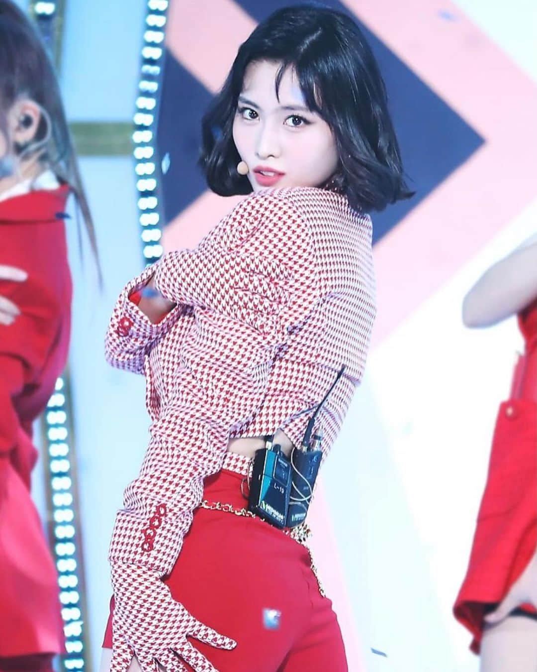 モモさんのインスタグラム写真 - (モモInstagram)「♡ [Official] 201031 - TWICE on Show! Music Core   -  #MOMO #트와이스 #모모 #平井もも #もも #TWICE © mbc」11月5日 18時28分 - momojype