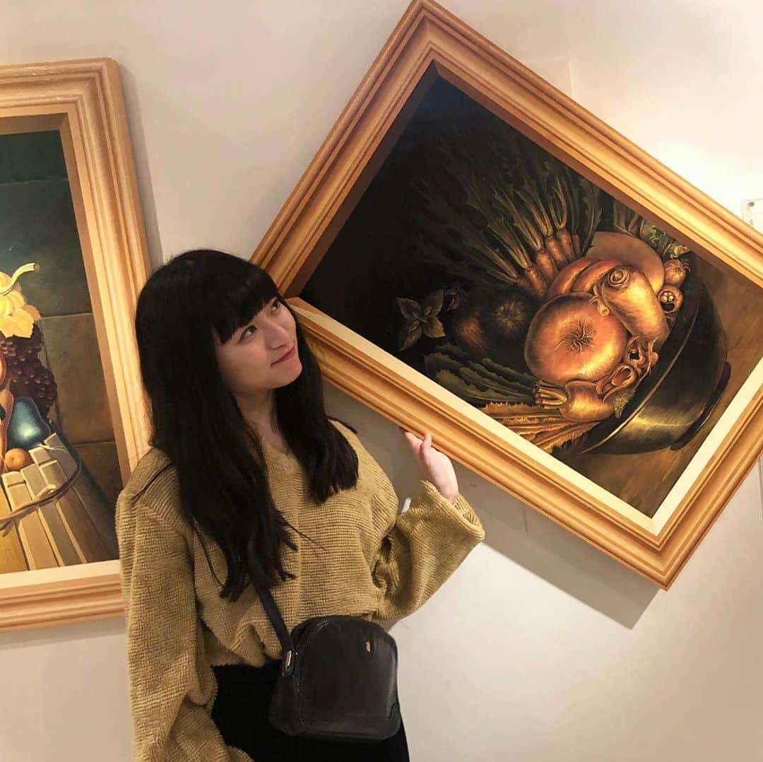 谷口萌衣子のインスタグラム：「芸術の秋したい🍁 写真は一昨年？長野行った時の！髪くろいながい 2枚目の写真どこかわかる人いるかなあ  とりあえず今はロンドンナショナルギャラリー展早く行きたい〜！  #ミスキャンパス立命館  #国内旅行 #美術館」