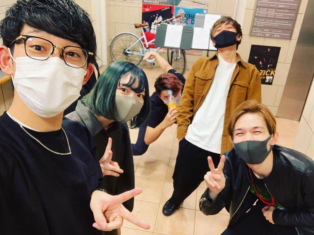 川崎鷹也のインスタグラム：「いよいよ明日はワンマンライブです。嫌なことも、憂鬱なことも、辛いことも、一旦忘れて音楽に委ねてみてください。TikTokでも生配信しますのでお楽しみに🎉 #川崎鷹也 #ワンマンライブ #tiktok #生配信 #instagram #instagood #instalike #instafashion #instacool #instalove #instafollow #instahome」