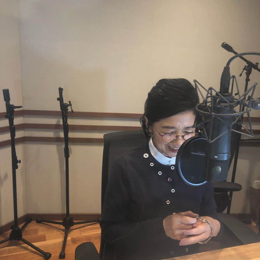 宮崎美子さんのインスタグラム写真 - (宮崎美子Instagram)「皆さん、こんばんは。 明後日、7日土曜日18:30〜テレビ東京で放送の『いい旅夢気分SP〜紅葉2020』で私、ナレーションをさせていただきました。 紅葉の本当に美しい風景や、ご当地の美味しいものが堪能できるスペシャルです。 是非、皆様、ご覧ください。  それに先立ちまして、7日11:30〜は昨年、私と榊原郁恵さんで軽井沢〜草津の方に旅しましたいい旅夢気分も再放送となります。 こちらも是非、ご覧ください。  #いい旅 #いい旅夢気分 #テレビ東京 #榊原郁恵 #gotoキャンペーン #goto」11月5日 19時04分 - miyazakiyoshiko.official
