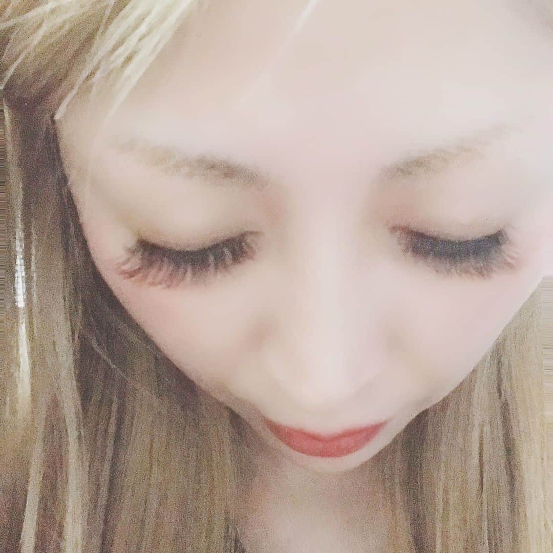 のインスタグラム：「今回は目頭から10.11.12.13でマツエク3D🥰 もっと太い毛質を求めてる💦 #マツエク #熊本マツエク #160束  #3d」