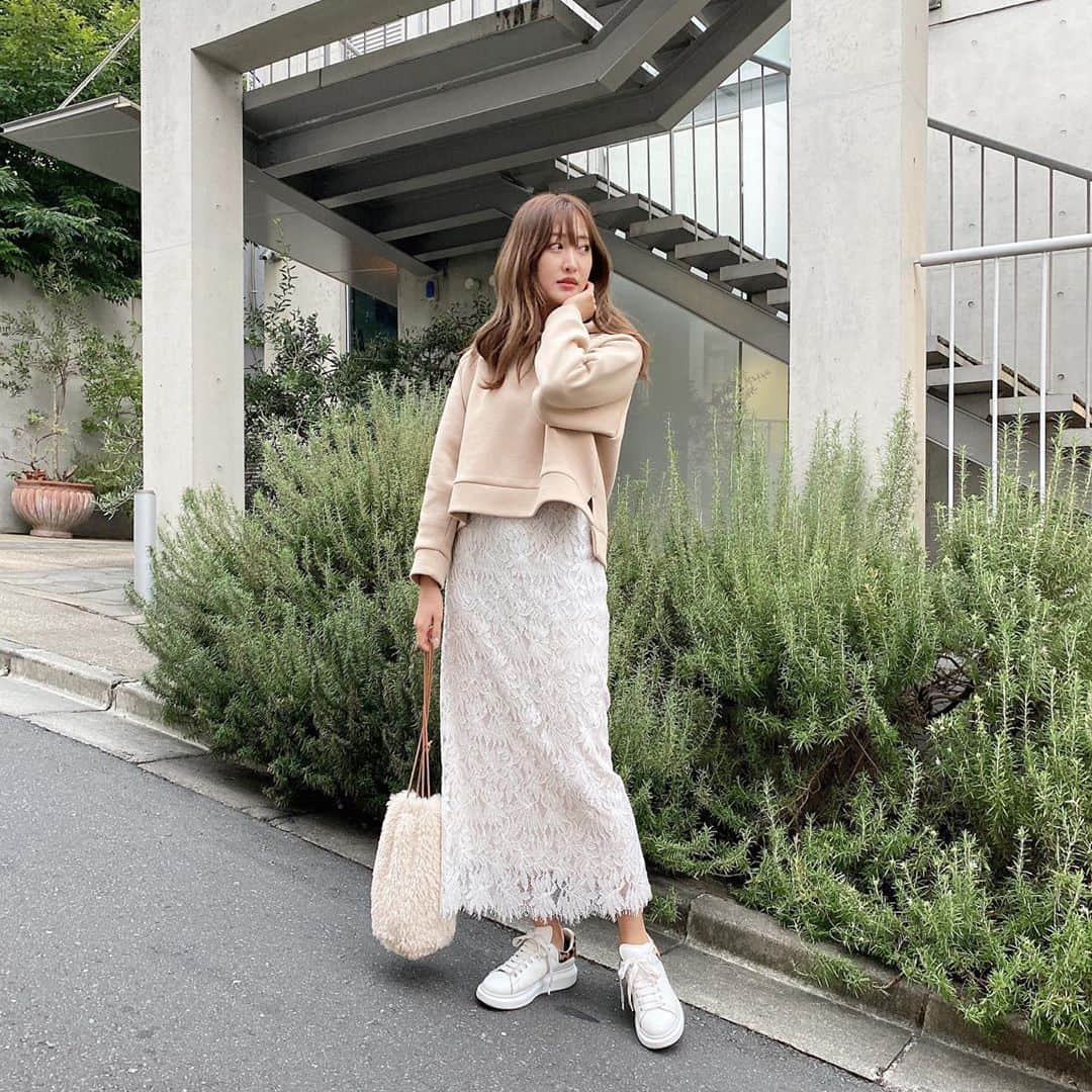 佐達ももこさんのインスタグラム写真 - (佐達ももこInstagram)「coordinate🎠❤️﻿ ﻿ tops&skirt @rope_jp ﻿ bag @rosebud_official_ ﻿ shoes @alexandermcqueen ﻿ ﻿ ﻿ #ootd#outfit#fashion#coordinate#コーティネート#今日のコーデ」11月5日 19時06分 - sadamomodayo