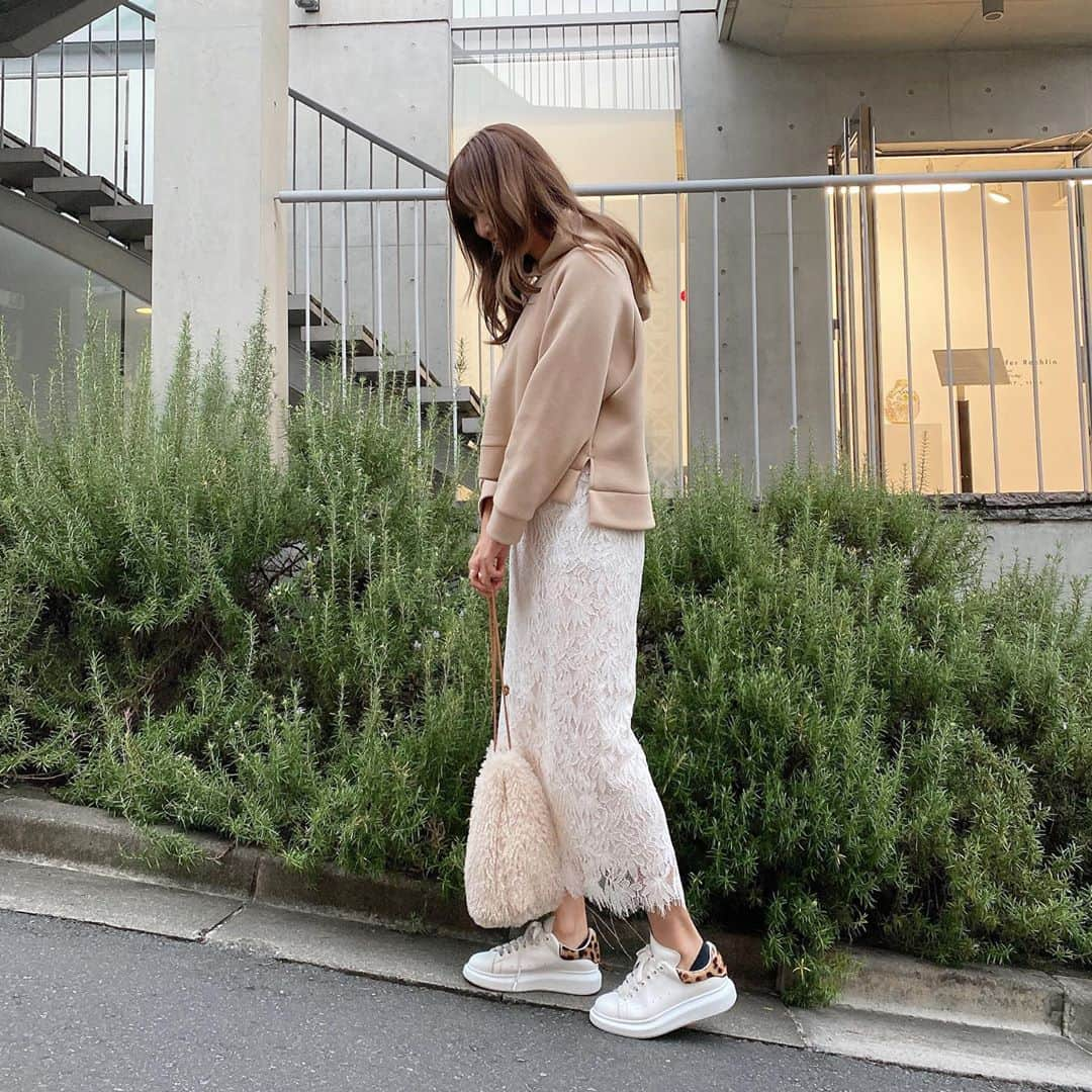 佐達ももこさんのインスタグラム写真 - (佐達ももこInstagram)「coordinate🎠❤️﻿ ﻿ tops&skirt @rope_jp ﻿ bag @rosebud_official_ ﻿ shoes @alexandermcqueen ﻿ ﻿ ﻿ #ootd#outfit#fashion#coordinate#コーティネート#今日のコーデ」11月5日 19時06分 - sadamomodayo