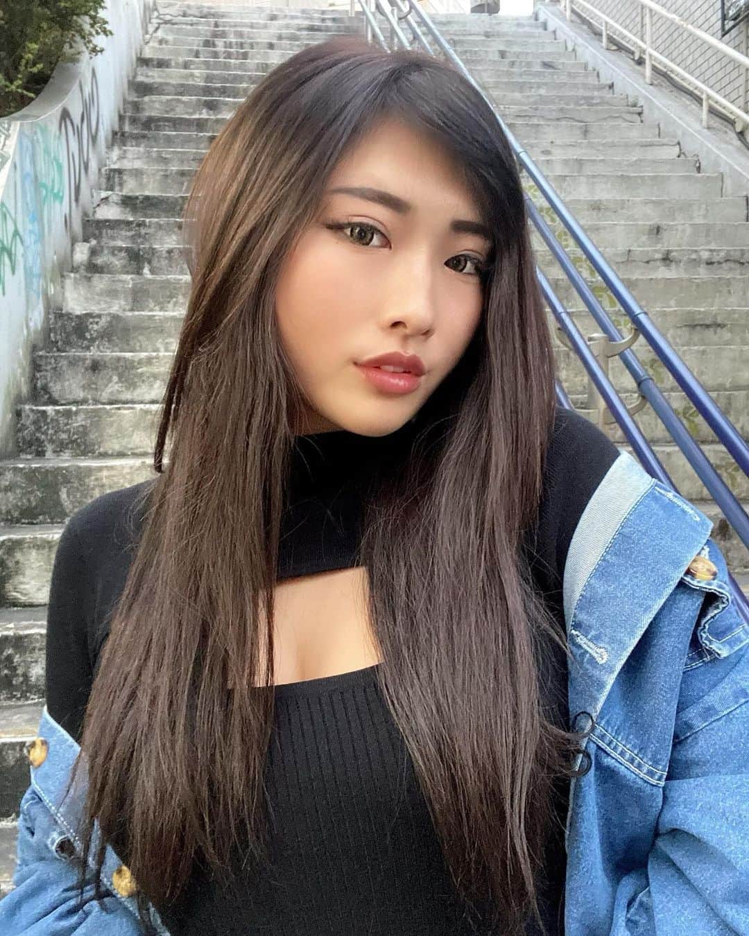 のインスタグラム：「本日は、いい推しの日らしいです！笑 . そして、メンテナンス🍋 いつもありがとうございます🤍 @sin_bodymake @wax_karinyonejima  . #美容 #me」