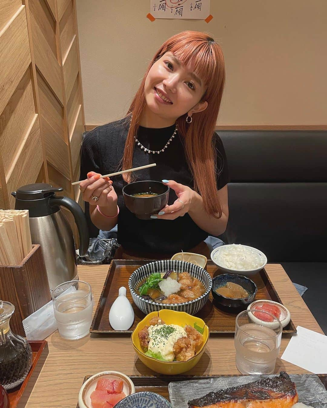 早川真生さんのインスタグラム写真 - (早川真生Instagram)「土鍋で炊くお米さいこう🍚﻿﻿ おかわりして大好物の卵かけご飯で食べた😋すっぴん顔肉二重顎やばいけど食べるよ。 ﻿﻿ #お米#土鍋ごはん#lunch ﻿ ﻿ ﻿ このあと季節の変わり目いつも通りの体調不良発揮しました⚡️﻿ いきなり寒くなってきたし皆さまもお気をつけ下さい🤢﻿ #半袖やめよ」11月5日 19時10分 - hayakawa_mai