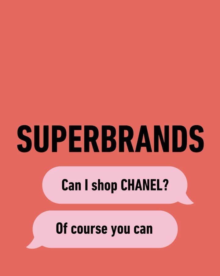 Harrodsのインスタグラム：「The cat’s out of the CHANEL 2.55 bag… Our stores may be closed temporarily, but you can still shop every in-store department remotely with our Virtual Concierge. Access Superbrands, Fine Watches and Fine Jewellery, Salon de Parfums and more, all from your home.   What's on your wish list? Head to our link in bio to connect.   #Harrods #HarrodsFashion」