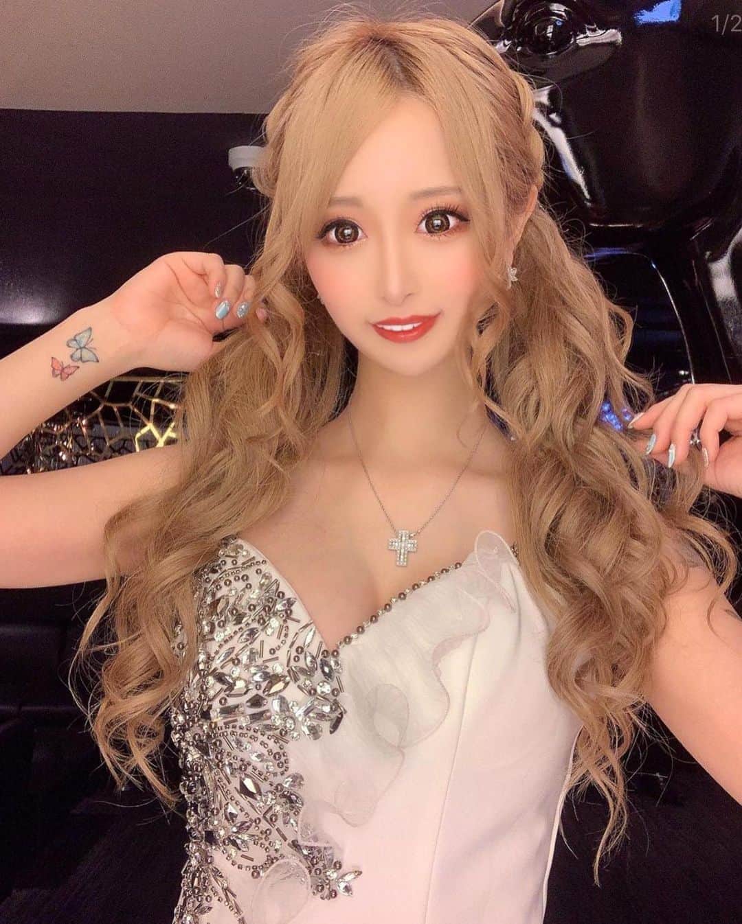 彫師美漸のインスタグラム：「ガールズタトゥー ×10枚📸 ・ #美漸ガールズタトゥー #美漸レタリング #刺青 #彫師 #美漸 #彫師美漸 #海老名 #中目黒 #タトゥー #東京タトゥー #tokyo #tattoo #art #fashion #bizenart #bizen #문신　#Bizentattoo  #tattooer #tattooist #tattooartist #tattooart #tattooshop #japanesetattoo」