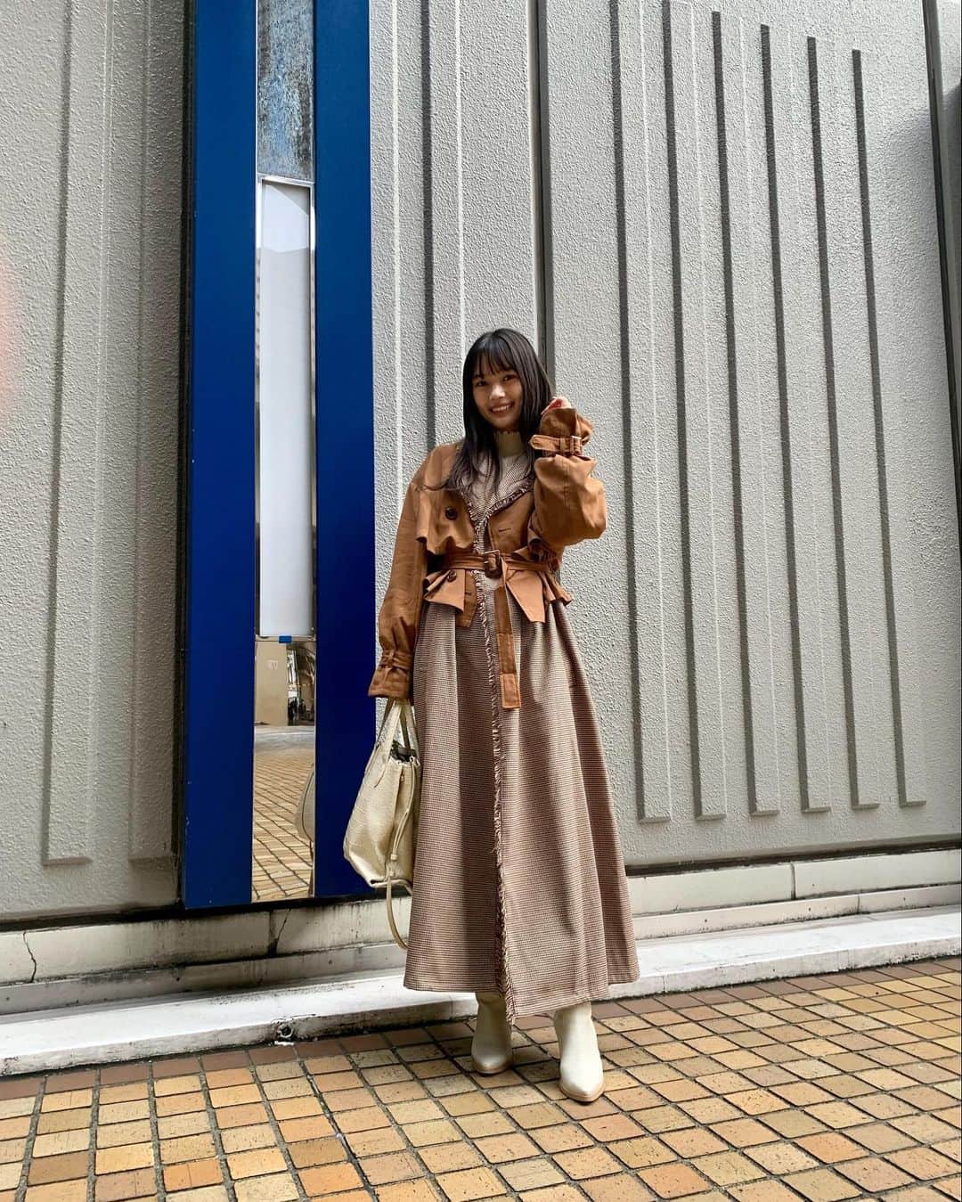 新井舞良のインスタグラム：「久々に全身を🤭 お洋服タグしてます！」