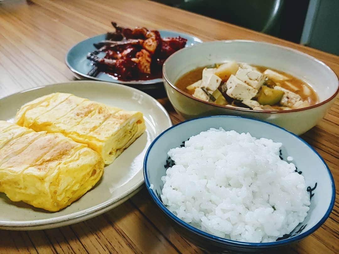 ジェヒのインスタグラム：「밥은 역시 집밥♥ . . . #집밥」