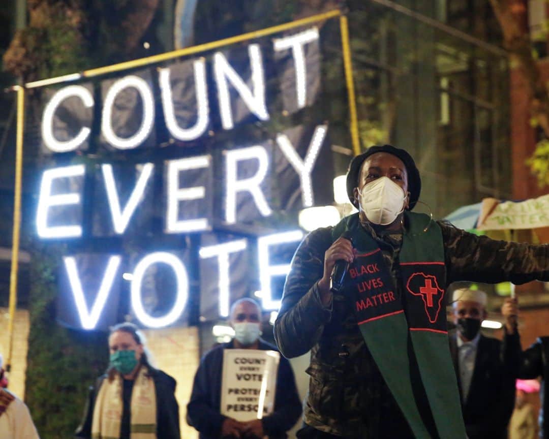 AFP通信さんのインスタグラム写真 - (AFP通信Instagram)「AFP Photo - "Count every vote": hundreds of americans take to the streets -⁣ .⁣ Democratic presidential challenger Joe Biden on November 4 neared the magic number of 270 electoral votes needed to win the White House with several battleground states still in play, as incumbent President Donald Trump challenged the vote count.⁣ #counteveryvote #uselection  .⁣ 📷 Jason Redmond - Seattle - (1)⁣ 📷 @keremyucel - Minneapolis - (2, 3, 4, 5)⁣ 📷 Jason Redmond - Seattle - (6)⁣ 📷 Joseph Prezioso - Boston - (7)」11月5日 19時47分 - afpphoto