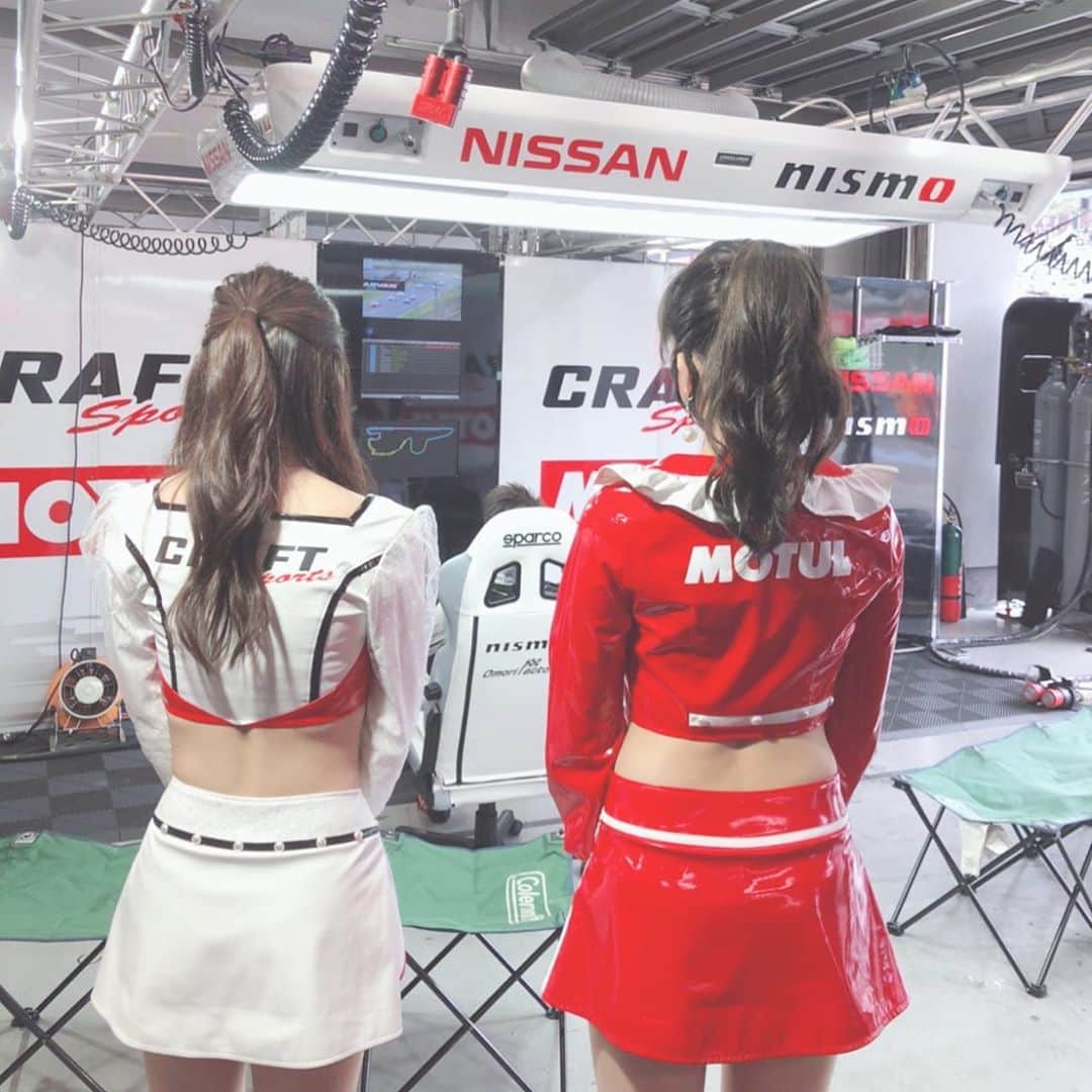 竹本ちえのインスタグラム：「. 今週末はSUPER GT❗️ 前戦とスケジュールがそんなに空いてなくて　 バタバタしますがたのしみが増えて良いです☺️ 週末の為に頑張ろう🥰 ・ ・ ・ ・ ・ #MOTUL #NISMO #NISSAN ⠀ #CRAFTSPORTS #3 ⠀ #gtr #gtrnismo #racecar #race⠀ #supergt #racequeen #gridgirl ⠀ #instagood #followme #japan  #スーパーGT #レースクイーン #日産 #nismoチーム」