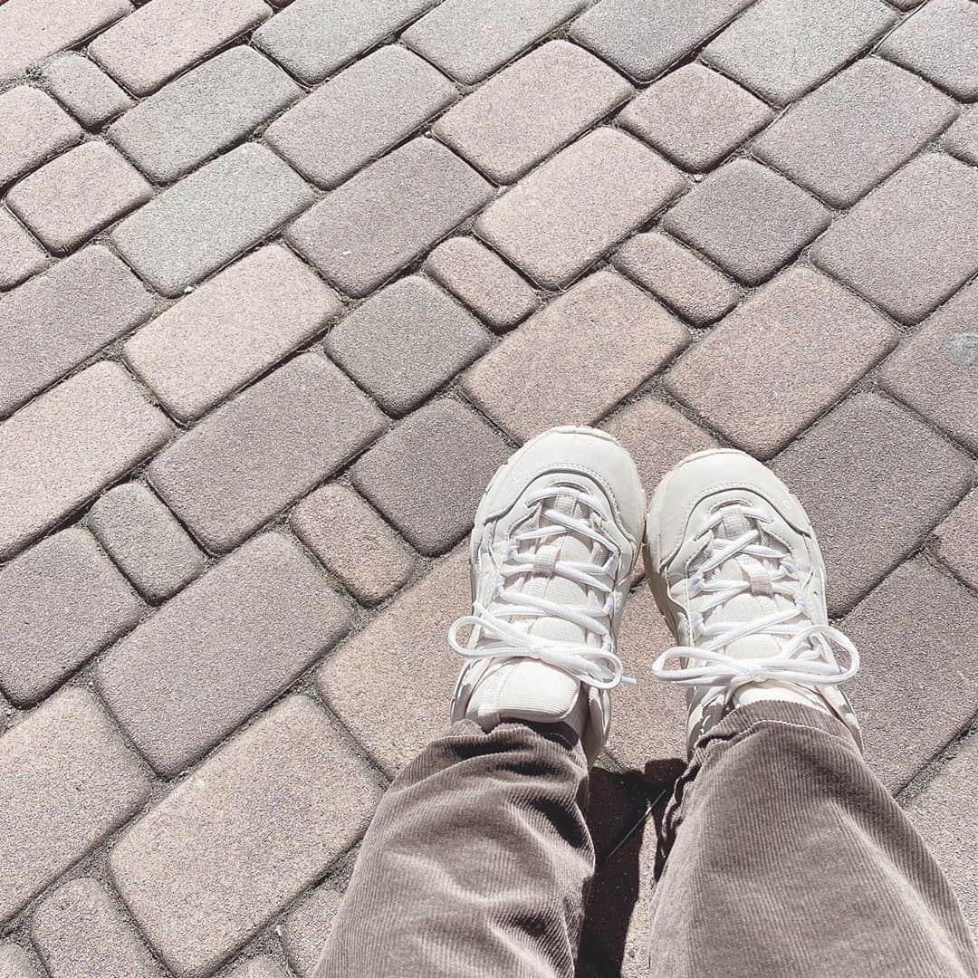 一ノ瀬陽鞠（ひまりん）さんのインスタグラム写真 - (一ノ瀬陽鞠（ひまりん）Instagram)「お靴です👟  RASVOAｻﾝで買いましたのです💡  色味がもぉとっても可愛いので色んなとこで使えて少しそこもあるので使いやすいかぅた🙄❤️  ‪❤︎‬‪❤︎‬‪❤︎‬」11月5日 19時56分 - lespros_himari
