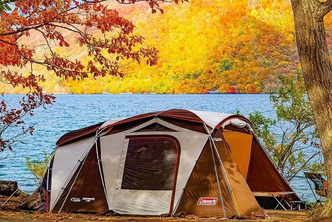 Coleman Japanのインスタグラム：「秋は、のんびり絶景キャンプ🏕️ 🍂  📷：@ryusei0111 さん 素敵なお写真ありがとうございました☺️ ・ ━━━━━━━━━━━━━━━━━ #私のコールマン を付けて投稿して頂いた中から素敵なお写真は、コールマン公式SNSでご紹介させて頂きます♪ ━━━━━━━━━━━━━━━━━ ・ ・ ・ #灯そうColeman #灯そうコールマン #灯そう #Coleman #コールマン #Camp #キャンプ #Outdoor #アウトドア #ファミリーキャンプ #Tent #テント #コールマンテント #ウェザーマスター #マスターシリーズ #秋キャンプ #秋冬キャンプ #絶景キャンプ」