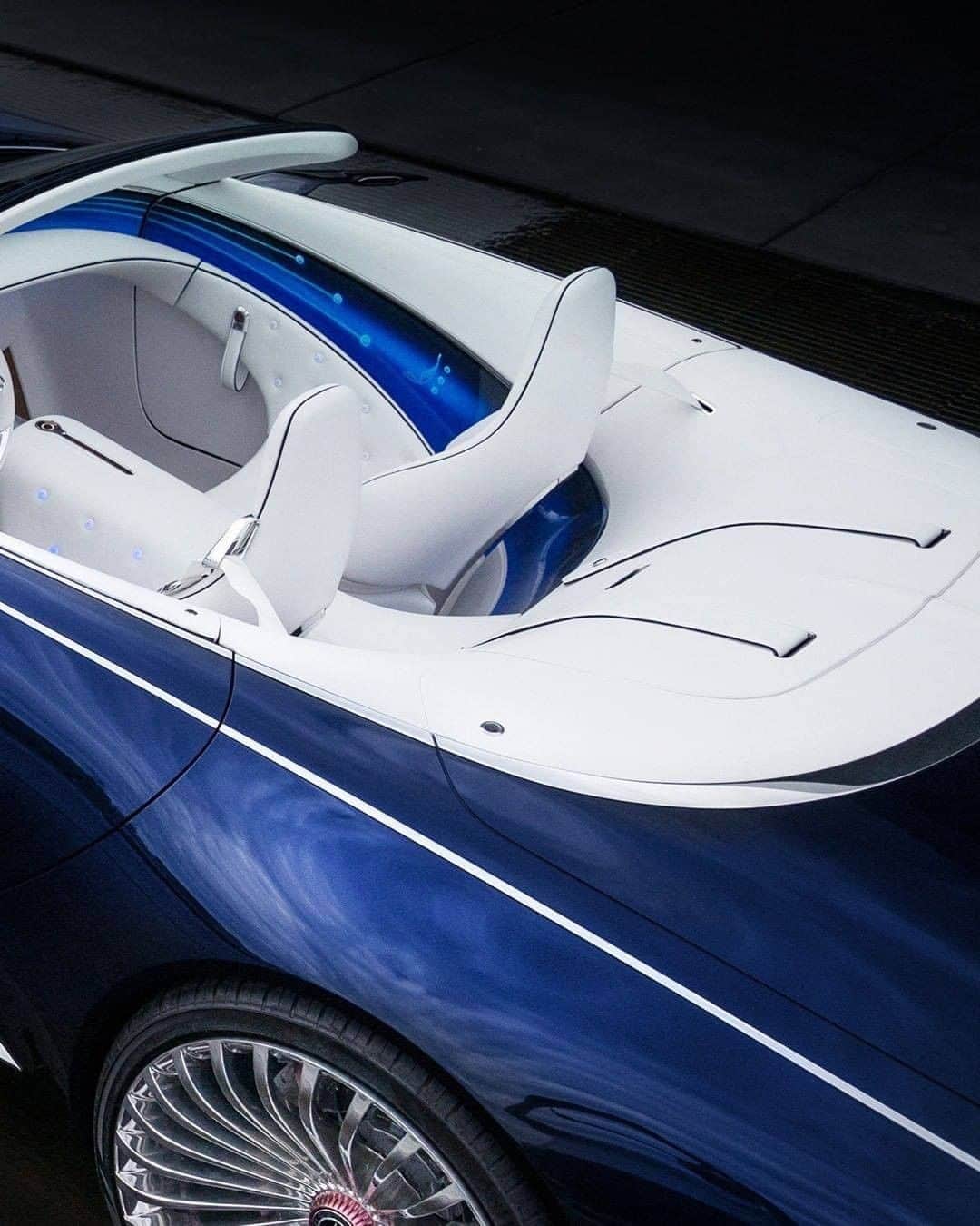 メルセデス・ベンツさんのインスタグラム写真 - (メルセデス・ベンツInstagram)「With its outstanding interior and exterior design truly a luxurious masterpiece – our Vision Mercedes-Maybach 6 Cabriolet 💙#MercedesBenz #MBDesign #VisionMercedesMaybach6 #newluxury    via @gorden.wagener  📷 by @fredericseemann」11月5日 20時00分 - mercedesbenz