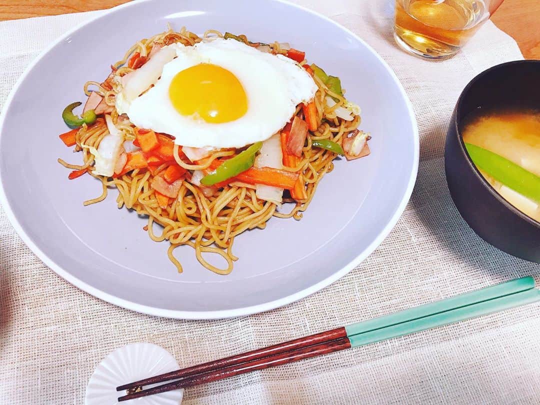 諏訪彩花のインスタグラム：「さいきん、食べたもの。 #やきそば #天ぷらそば #ホタテきのこアスパラ #炒飯 #ピザ #カレーうどん」