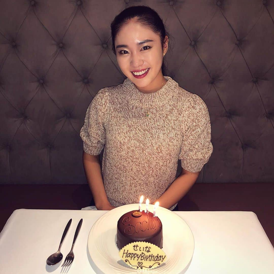 角田聖奈さんのインスタグラム写真 - (角田聖奈Instagram)「28歳になりました🎂👑💖 何歳になっても自分に正直に、真っ直ぐに生きる！ 私と関わるみんなが幸せになりますように😊いつもありがとう。 #1105 #birthday #birthdaygirl」11月5日 20時17分 - seina1105