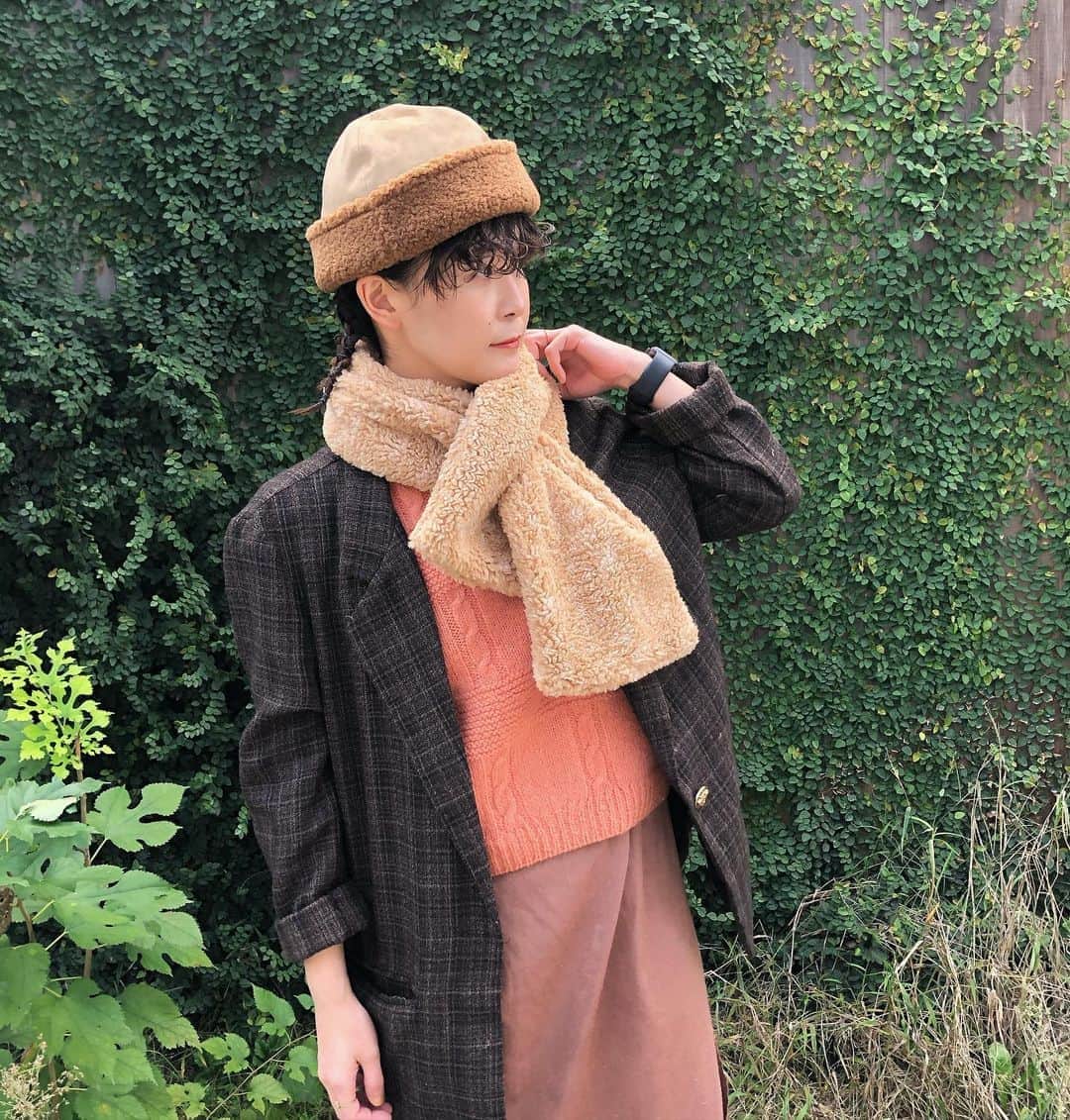 のインスタグラム：「⚪︎ 【new arrival】 ・ 冬小物たち入荷しております。 ふわふわで心地の良いティペットは4色展開！ 他にもあったかアイテム多数入荷しております。 ・ ・ #カオリノモリ #kaorinomori #ルズーネトーク #ティペット #キャセリーニ #冬小物 #もこもこ #ワントーンコーデ #coordinate」