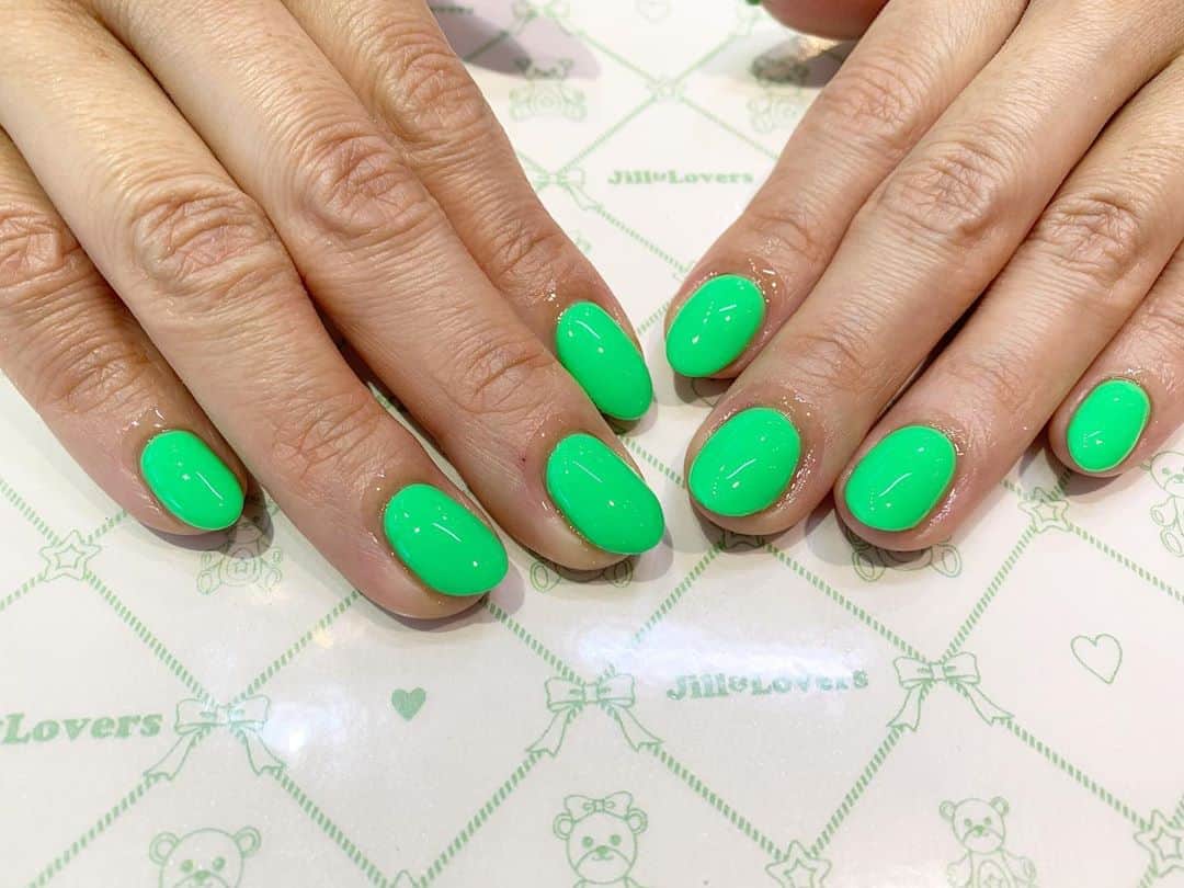 mamijinguのインスタグラム：「好きな物を好きなだけ💚  #jillandlovers #nail #nailart #paragel #gelneil#gel #ネイル #ネイルアート #me #look #love #かわいい」