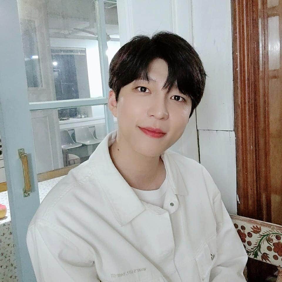 U-KISS（ユーキス）のインスタグラム：「[#수현] 키스미❣ 오늘 밤 10시 45분 '투페이스' 본방사수우🎉 잠시 후 만나요😊  #유키스 #UKISS #SOOHYUN  #KBS2 #투페이스」