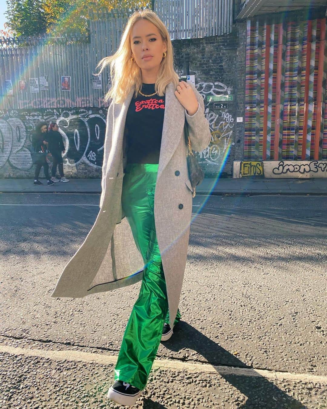 タニヤ・バーさんのインスタグラム写真 - (タニヤ・バーInstagram)「if you want to make friends with as many people as possible while walking down the street, get these trousers, honestly never had so many conversations with strangers 😁」11月5日 20時29分 - tanyaburr