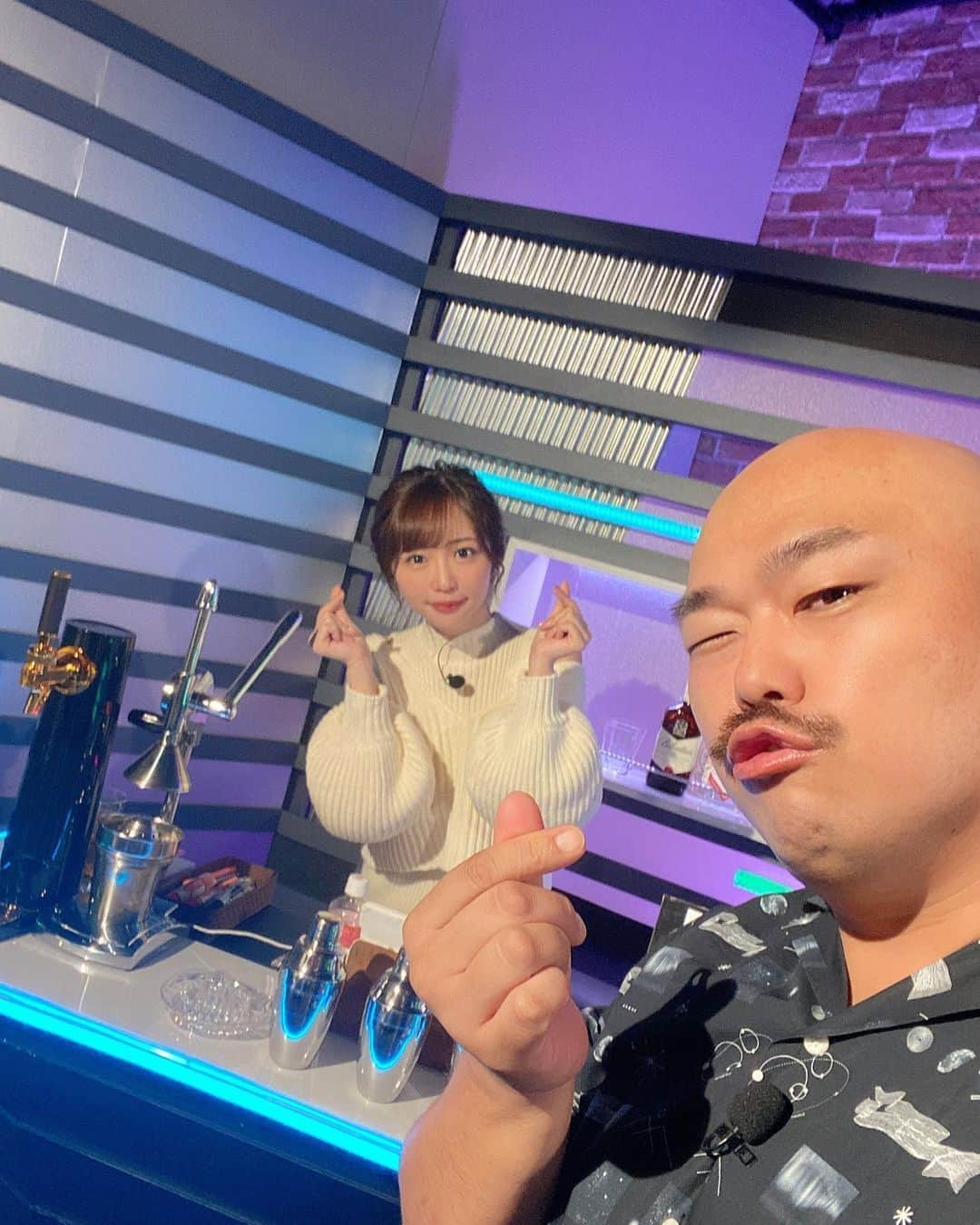 クロちゃんさんのインスタグラム写真 - (クロちゃんInstagram)「もう始まるしん！  20時半から、ミッドナイト競輪だしん！ かんなちゃんがクロちゃんにキュンしてるしん！ あーん、クロちゃんちょろいから好きになっちゃうしんよー！ ↓ https://t.co/TcTejacGoy  #ABEMA #競輪　#ミッドナイト競輪 #クロちゃん　#藤田かんな」11月5日 20時30分 - kurochandesuwawa