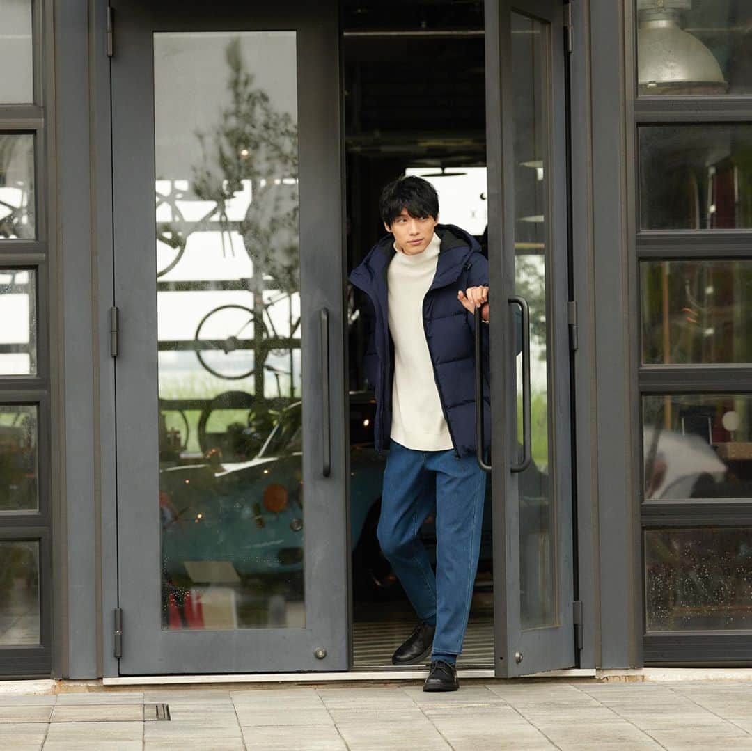 福士蒼汰のインスタグラム：「GUのフク  ブルーな気持ちは ネイビーが解決します。」